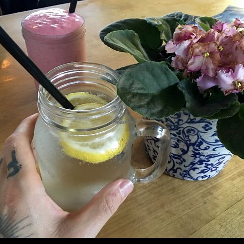 water & smoothie at Tyde in Dortmund