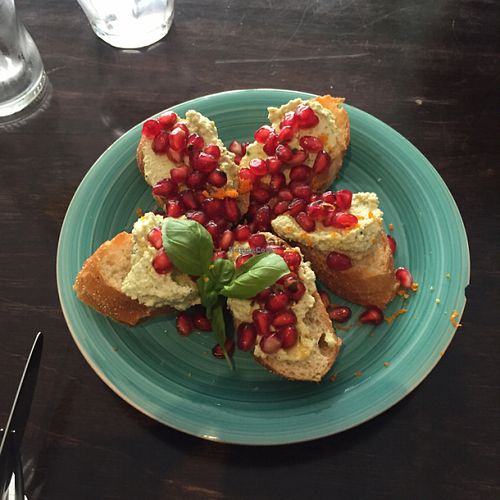 bruschetta with cashew basil ricotta at Funky Jungle in Mechelen