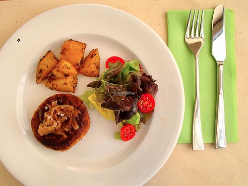 Vegan Lentil and Seitan Burger at Clorofil-la in Mahon
