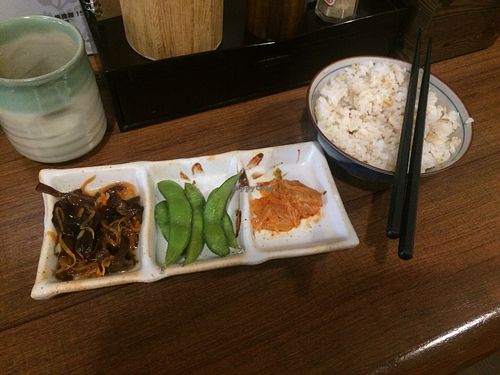 Sidedishes (woodear, edamame, kimchi) and rice at Qiu Dou Ru La Mien - Hagi Soymilk Ramen in Kaohsiung