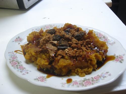 Dulce de camote con turrón de maní. at Pukasoncco arte y Restaurant in Paracas