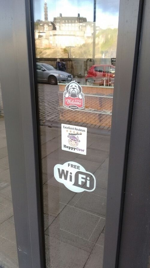 dogs welcome at Juice Warrior in Edinburgh