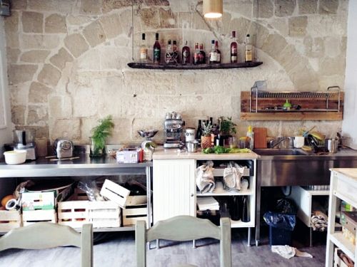 beautiful restaurant at Naturabsolu in Villeneuve-les-avignon