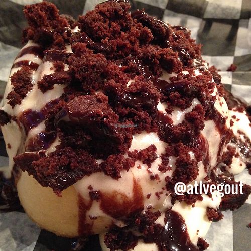 cinnamon roll  at Cinnaholic in Atlanta