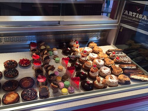 So many pretty options! at L'Artisan Délices Sans Gluten et Sans Lait in Quebec