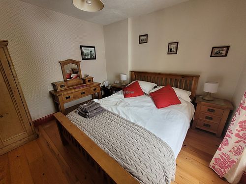 Room on the first floor with an ensuite bathroom at Graianfryn Guest House in Penisar Waun