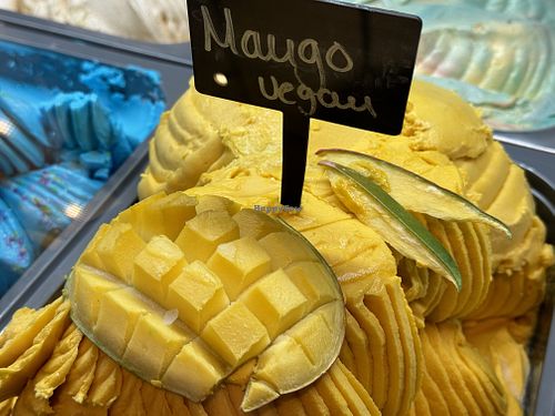 mango  at Wonder Waffel in Berlin