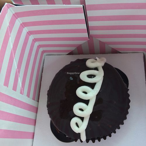 Chlostess Cupcake at By Chloe in Los Angeles