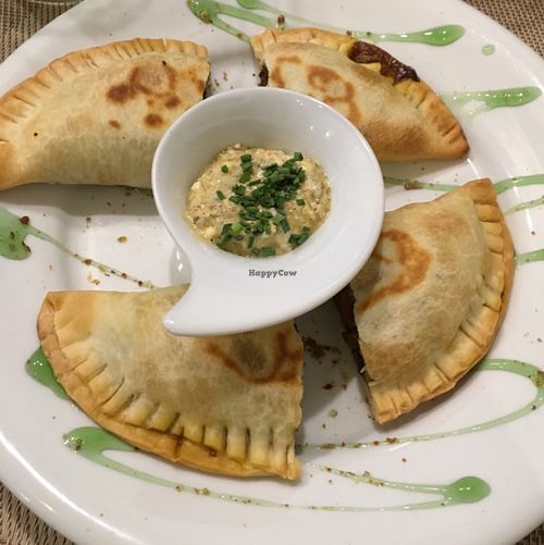 empanadillas de";carne"; at Yanten Veggie Bar in Madrid