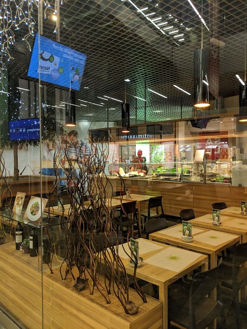 The restaurant at Cohen's Smartfood in Vienna