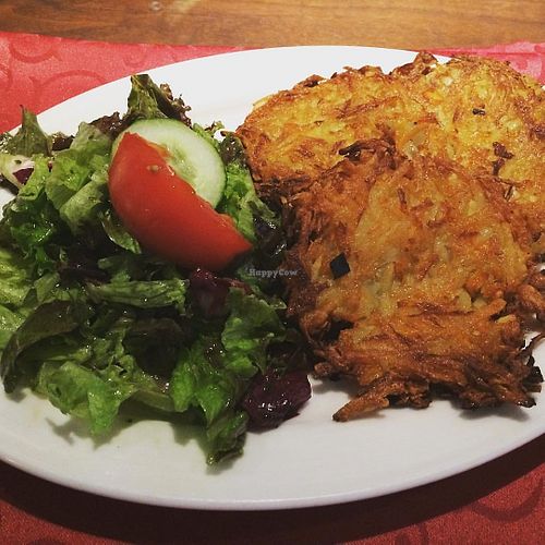potato gratin and salad vegan at Die Kartoffel in Saarbrucken