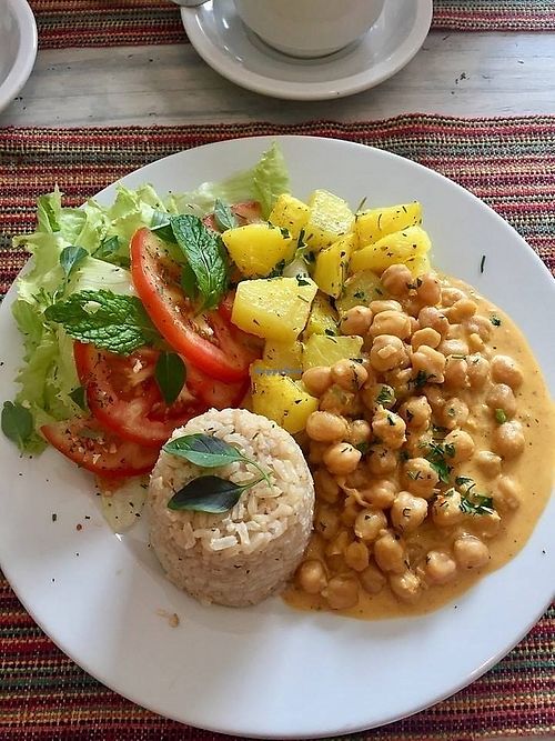 Estrogonofe de Grão-de-Bico com leite de amêndoim   at Beco da Fruta in Paraty