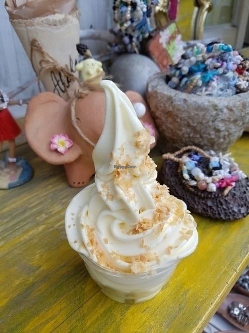 Cool tropical goodness  at Luau Whip in Seogyo-dong