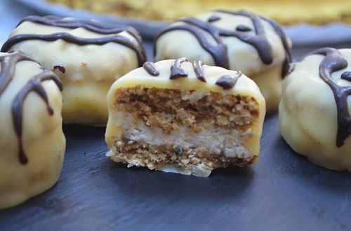 Zebra cake. Raw vegan.  at Rawissant in Piatra Neamt