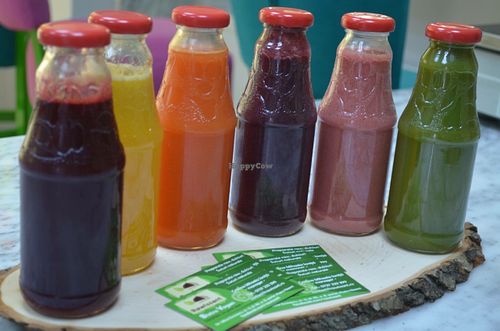 Cold pressed juices and smoothies at Rawissant in Piatra Neamt