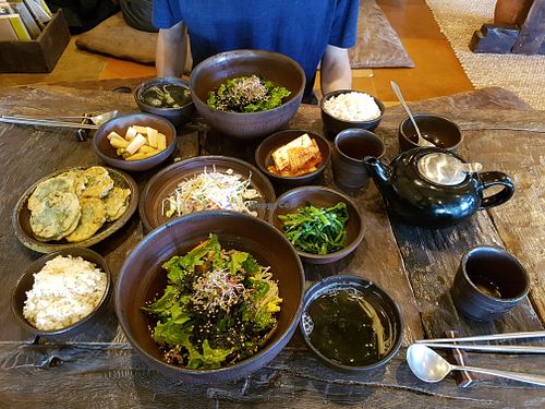 Vegan bibimbap and sides at Dasoni in Jeju