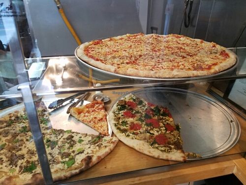 Vegan pizza at Screamer's Pizzeria - Greenpoint in Brooklyn