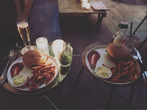 best vegan burger i ever had at Meatless District - Da Costabuurt in Amsterdam