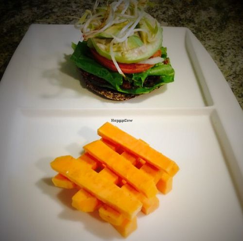 Raw Burger at Bistraw Zdravo Zivo in Skopje