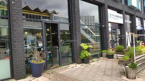 Entrance at Sharp Sharp Food in Barendrecht