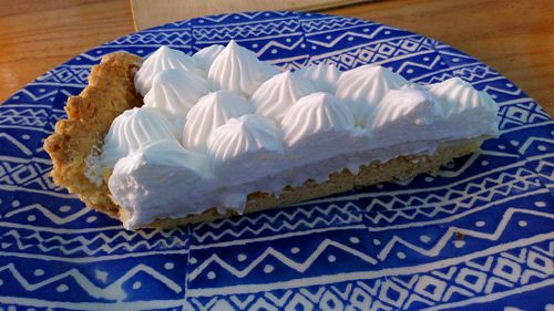 Pie de limón at La Familia Groen in Lima