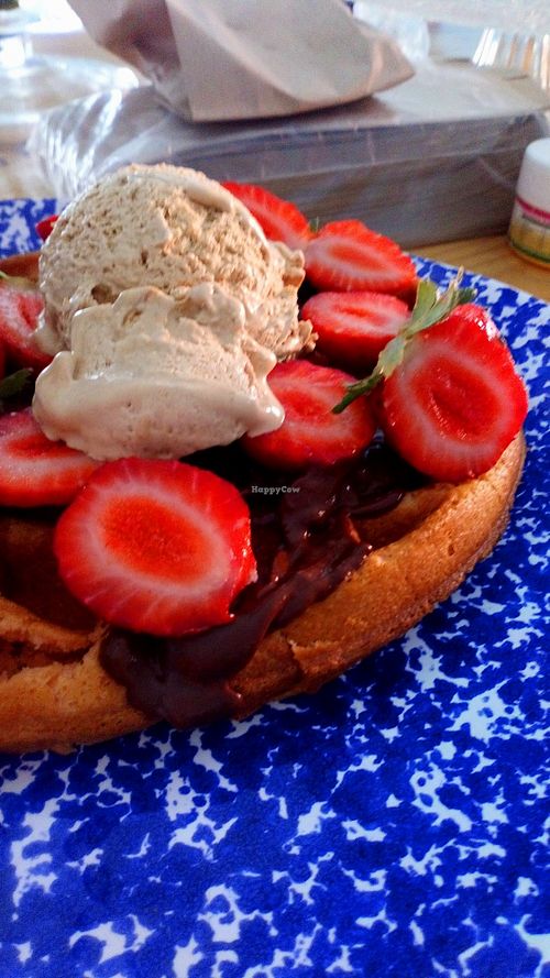 Waffle at La Familia Groen in Lima