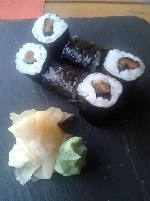 Vegan Shiitake Maki at Papa No in Berlin