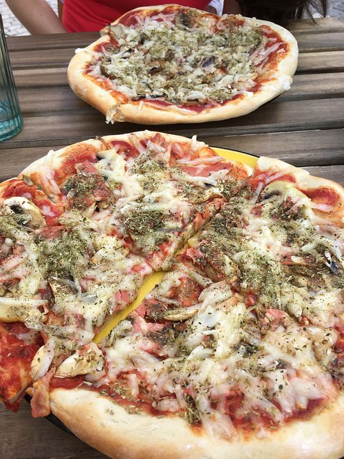 The return of the vegan pizza 🍕  at Green Beans in Lisbon