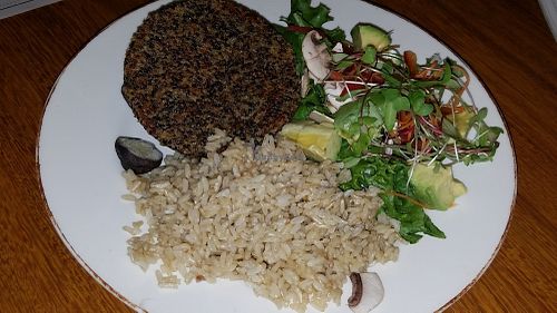 quinoa burger rice and salad at Armonica Cafe in Lima
