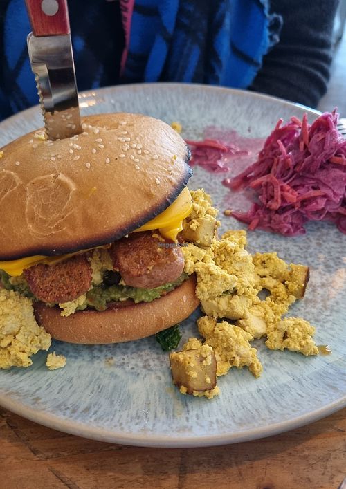 Breakfast burger at Emmi's Kitchen - Glockenbach in Munich