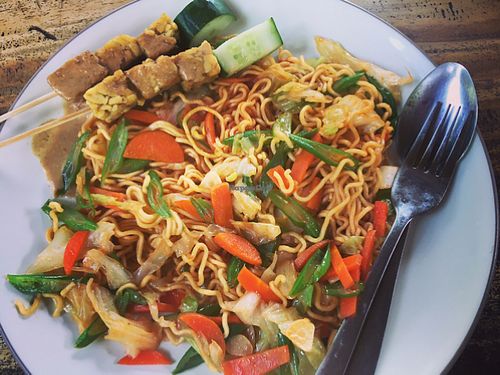 vegetable fried noodles with tempe satay (amazing!) at Bali Maitreya Cafe in Lembongan
