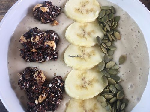 energy smoothie bowl (bananas and dates) at Bali Maitreya Cafe in Lembongan