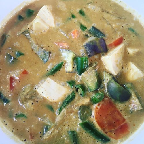 tofu curry bowl (amazing!) at Bali Maitreya Cafe in Lembongan