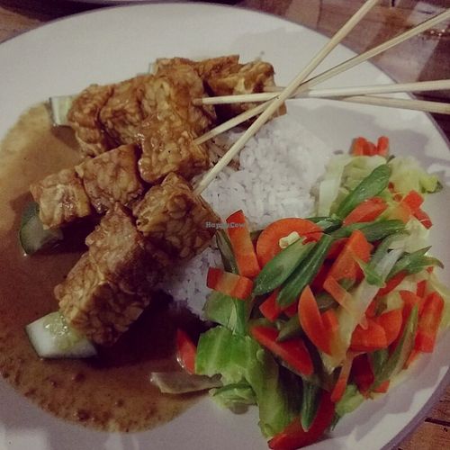 tempe satay at Bali Maitreya Cafe in Lembongan