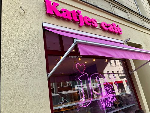 new store front at Katjes Cafe Grün-Ohr in Berlin