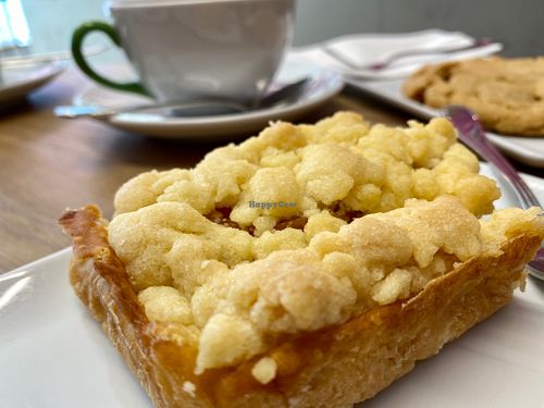 apricot cake at Katjes Cafe Grün-Ohr in Berlin