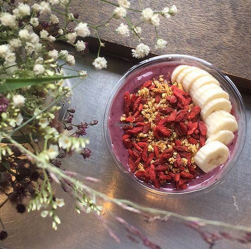 Acai bowl with goji berries at The Weekly Juicery - Old Vine St in Lexington