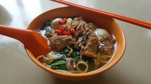 24 Dec 2016 Vegetarian Mutton Soup w Flat White Noodles mixed Yellow Noodles at Ren Xiang Vegetarian Food 仁香素食 in East Singapore