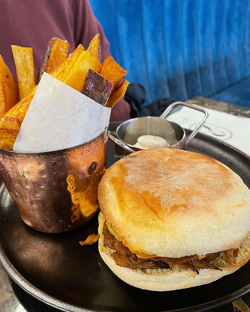 Prego no pão at 26 Vegan Food Project in Lisbon