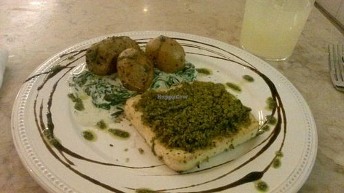 Tofu com crosta de broa at 26 Vegan Food Project in Lisbon