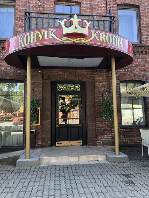 entrance  at Kohvik Kroon in Parnu