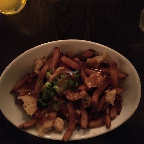 Poutine L'Gros Luxe avec fromage végane at L'Gros Luxe 100% Vege in Montreal
