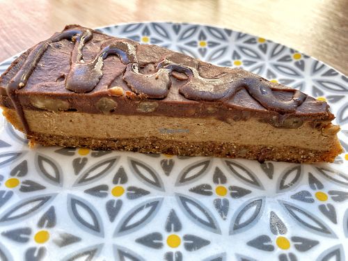 Chocolate caramel raw cake at Sweet Rawmance in Paris