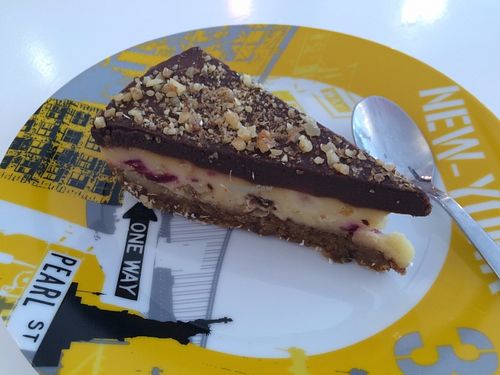 Raw cake at Sweet Rawmance in Paris
