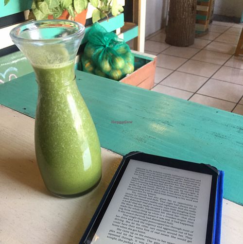 smoothie at Amanecer Juice Bar in Antigua