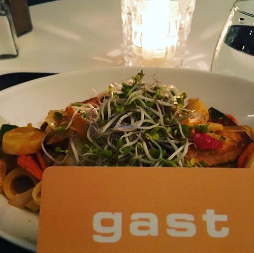 The mango chili wok with tofu at Gast in Munich