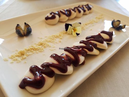 Pillow desert at Level Veggie Bistro in Madrid