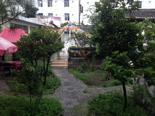 ... at Ju Shan Yuan Miao Shan Vegetarian in Lijiang