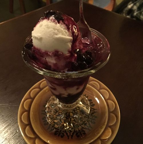 Maine blueberry sundae at The Blue Door in Bar Harbor
