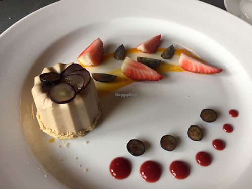 vegan cheesecake at Pearla na Mara in Galway